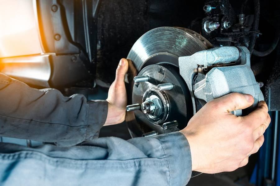 Riparazione e sostituzione freni auto