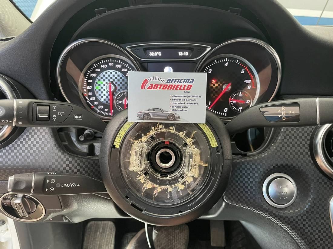 Intervento su piantone sterzo e airbag
