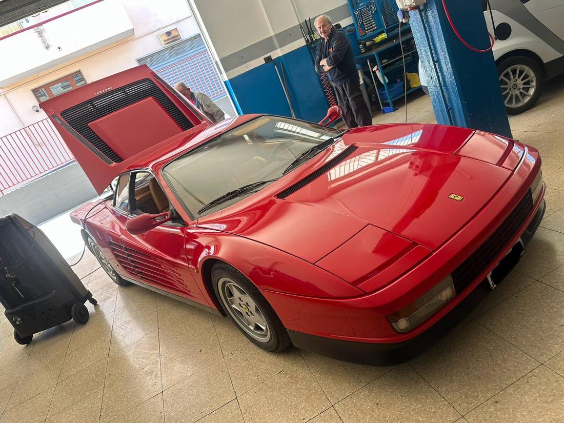 Intervento su Ferrari Testarossa
